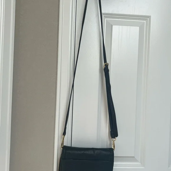 Like New Vera Bradley Black 100% Leather Crossbody Bag with Gold Accents - Picture 3 of 6